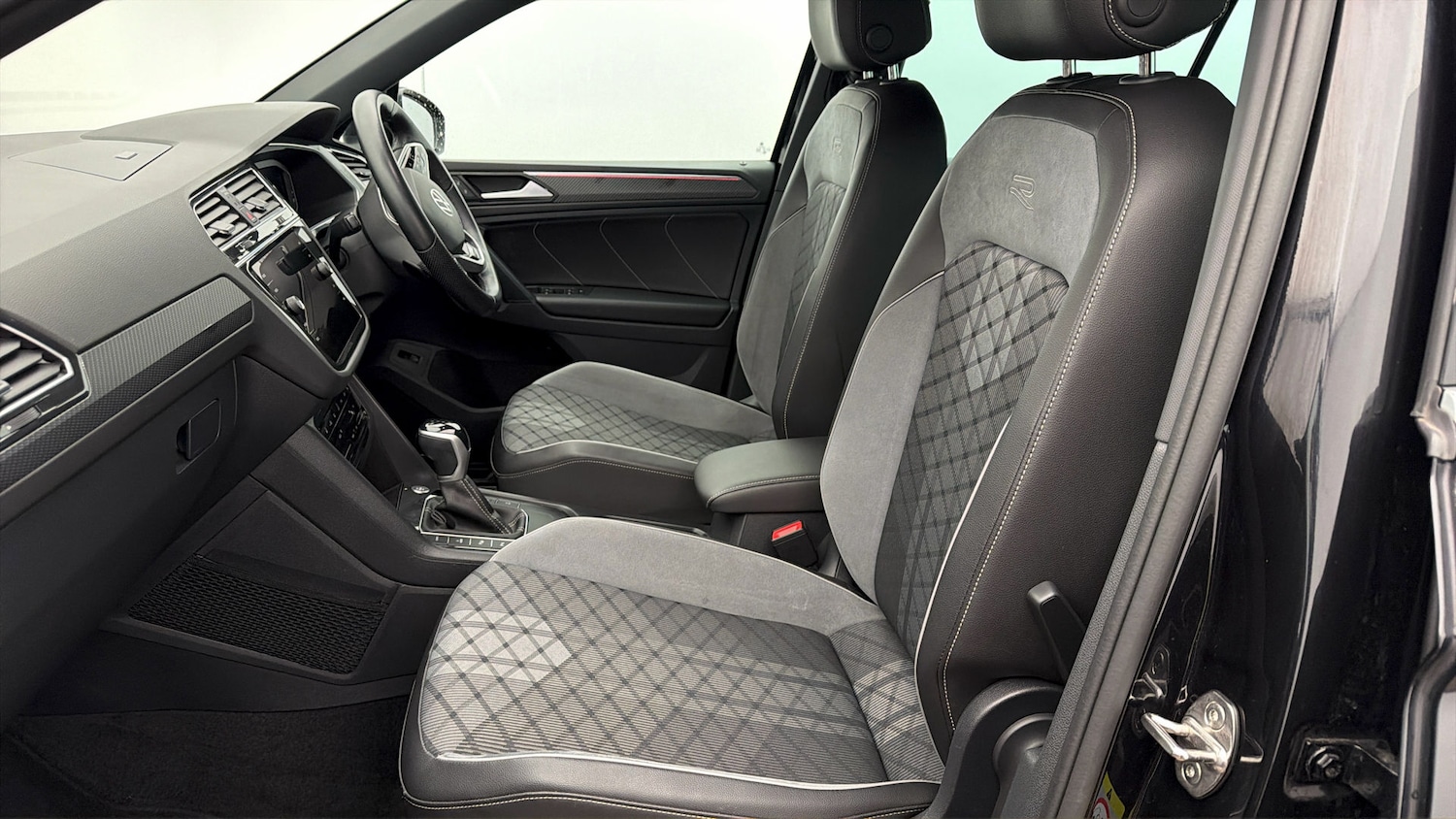 Used Volkswagen Tiguan 2023 for sale - 78083872: Photo 13