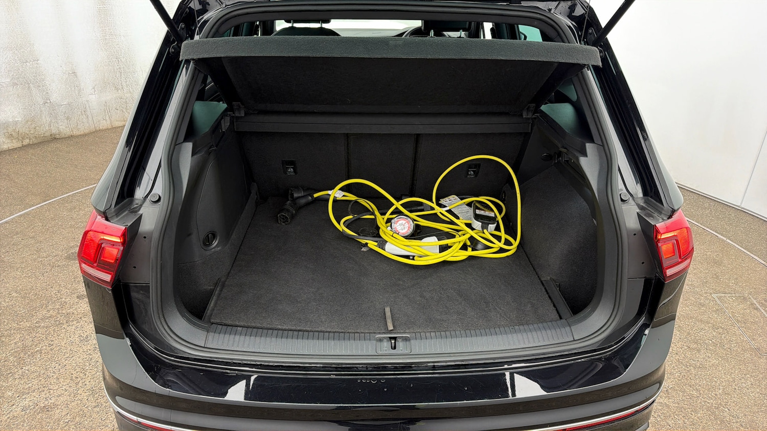 Used Volkswagen Tiguan 2023 for sale - 78083872: Photo 16