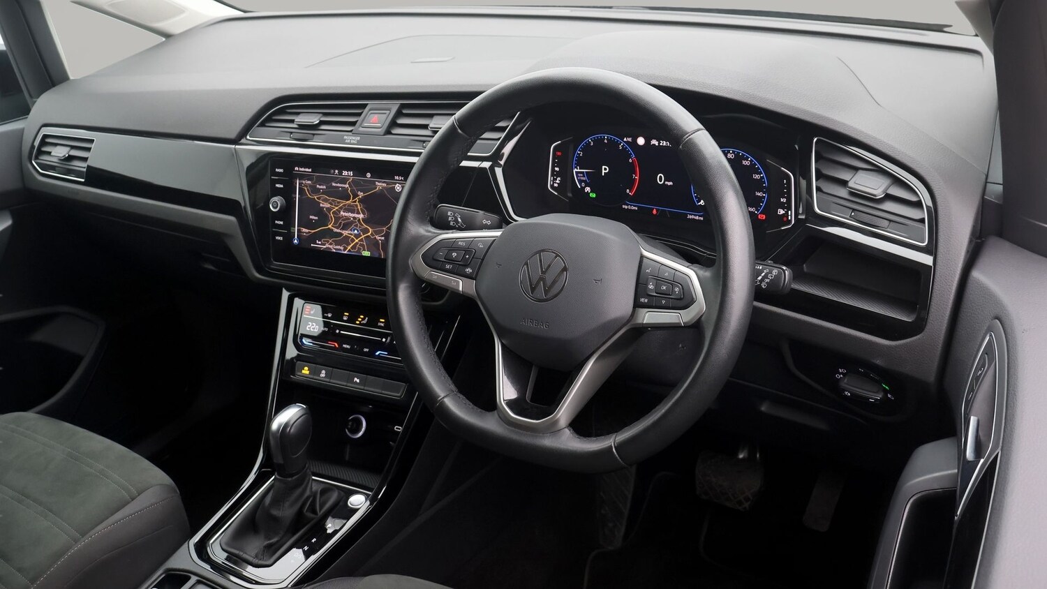 Used Volkswagen Touran for sale - 77715204: Photo 9