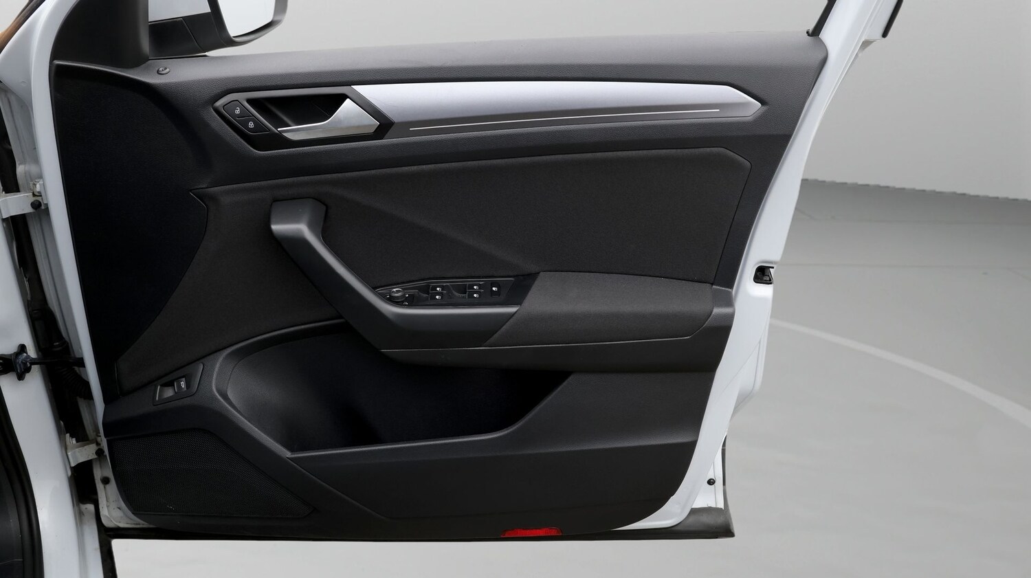 Used Volkswagen T-Roc for sale - 77182010: Photo 15