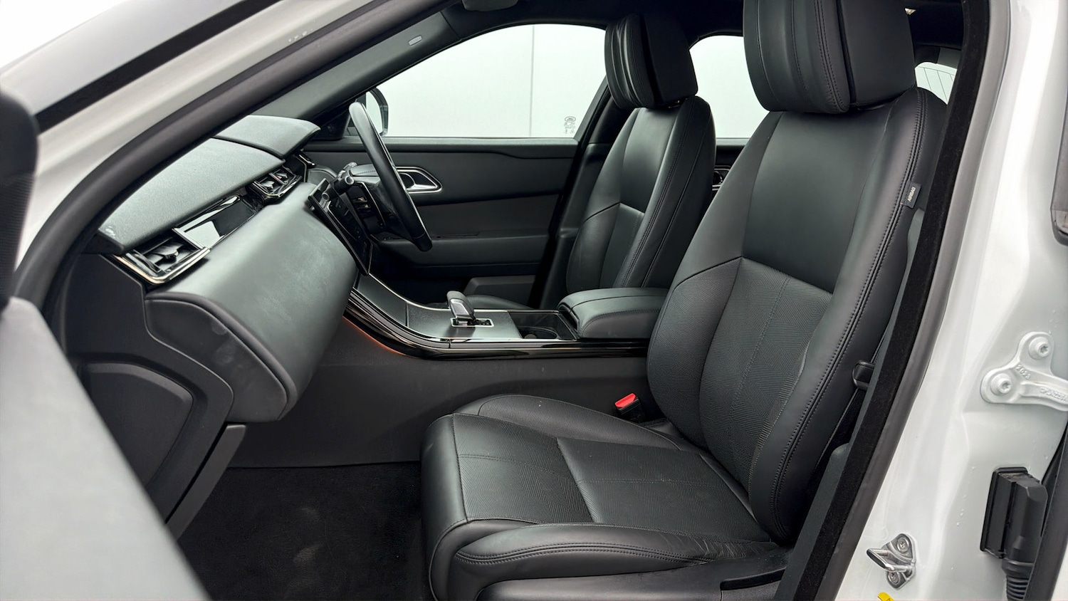 Used Land Rover Range Rover Velar 2024 for sale - 77975771: Photo 13