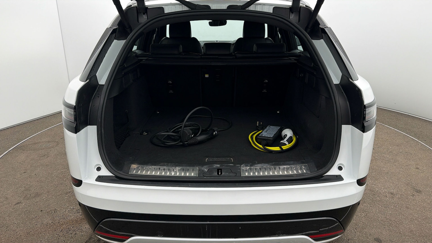 Used Land Rover Range Rover Velar 2024 for sale - 77975771: Photo 16