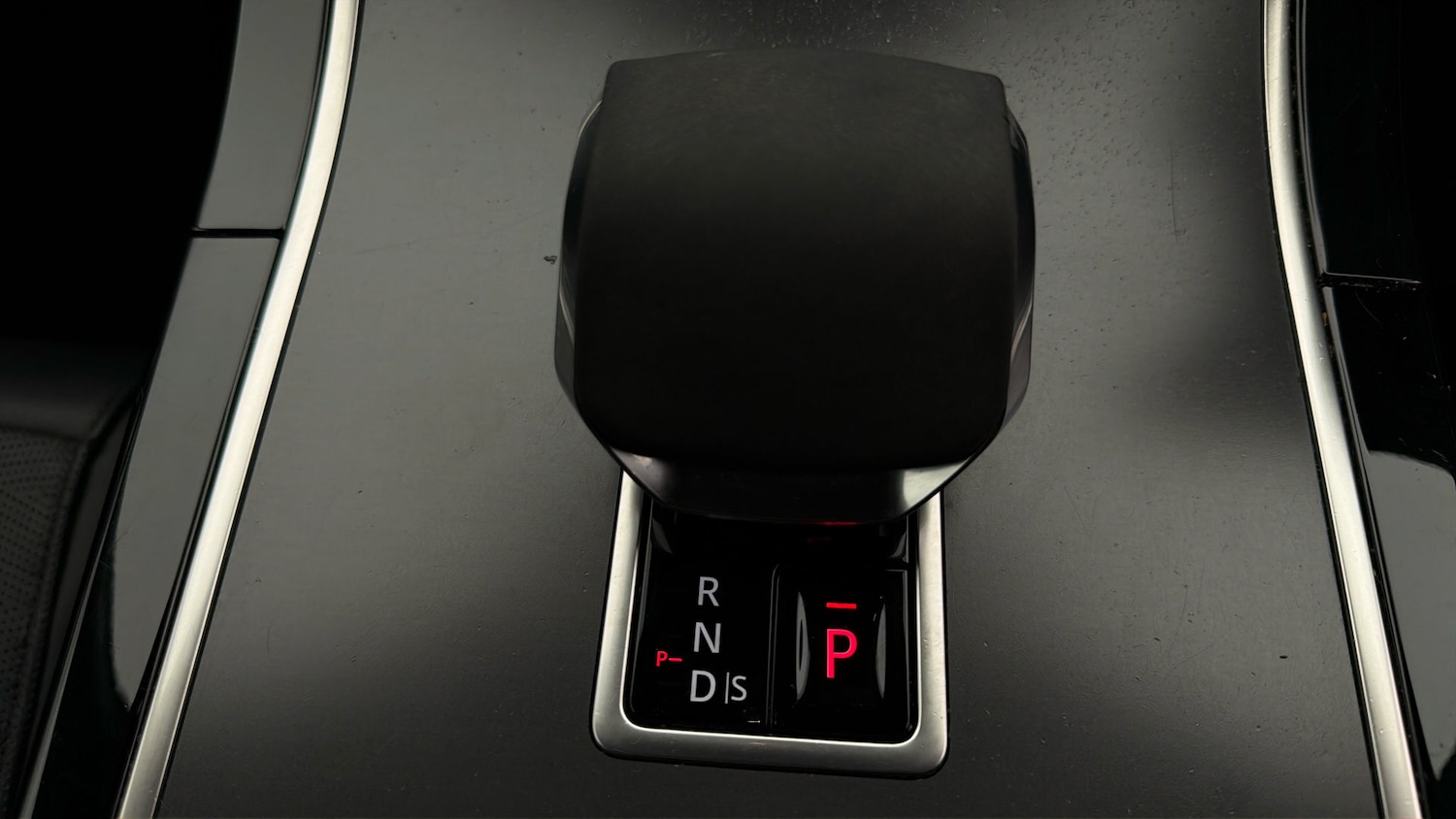 Used Land Rover Range Rover Velar 2024 for sale - 77975771: Photo 25