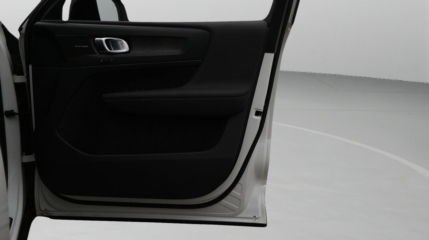 Used Volvo C40 2023 for sale - 77688913: Photo 15