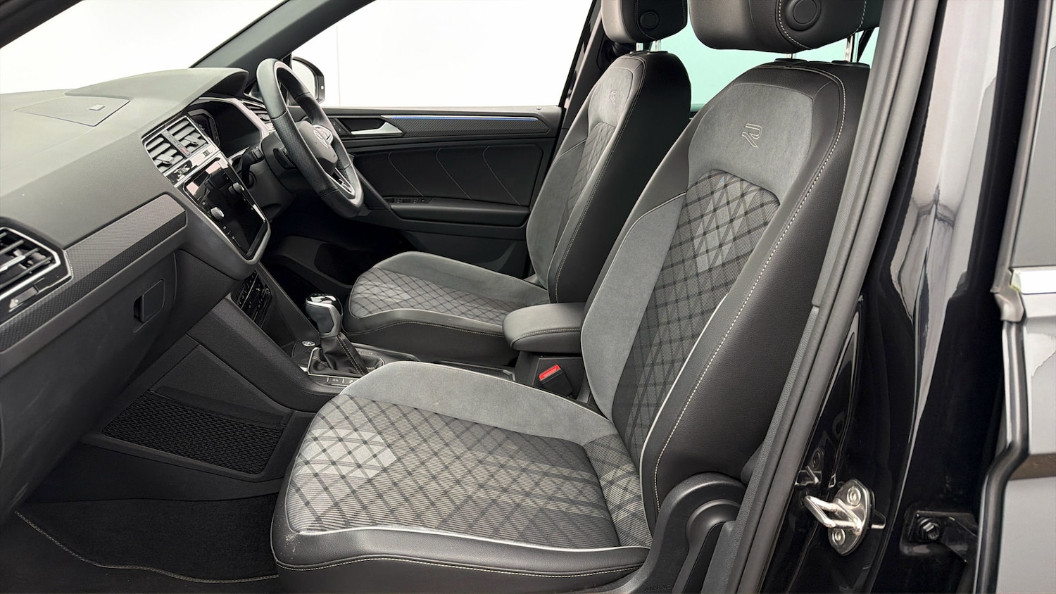 Used Volkswagen Tiguan 2023 for sale - 77966617: Photo 13