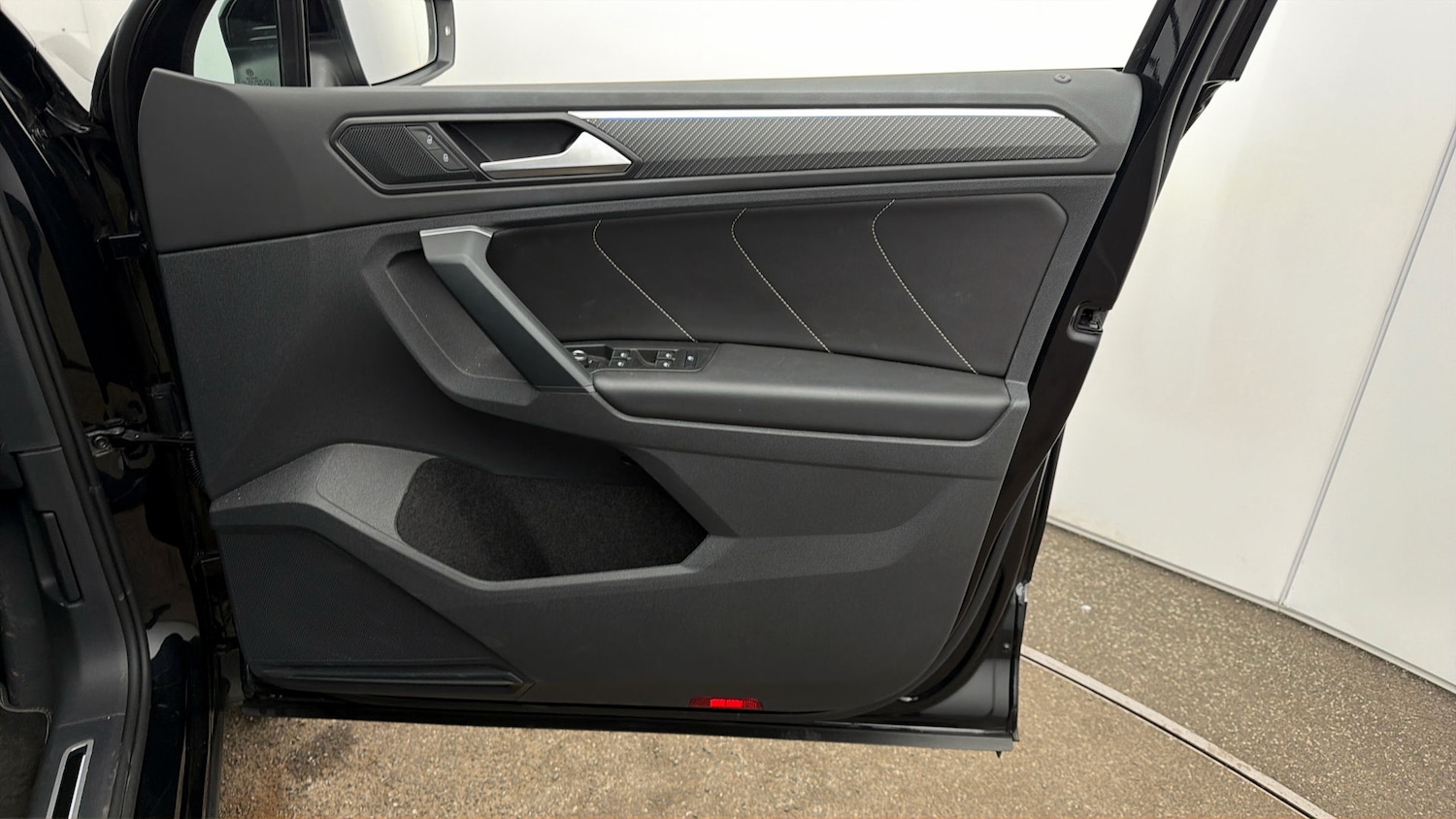 Used Volkswagen Tiguan 2023 for sale - 77966617: Photo 14