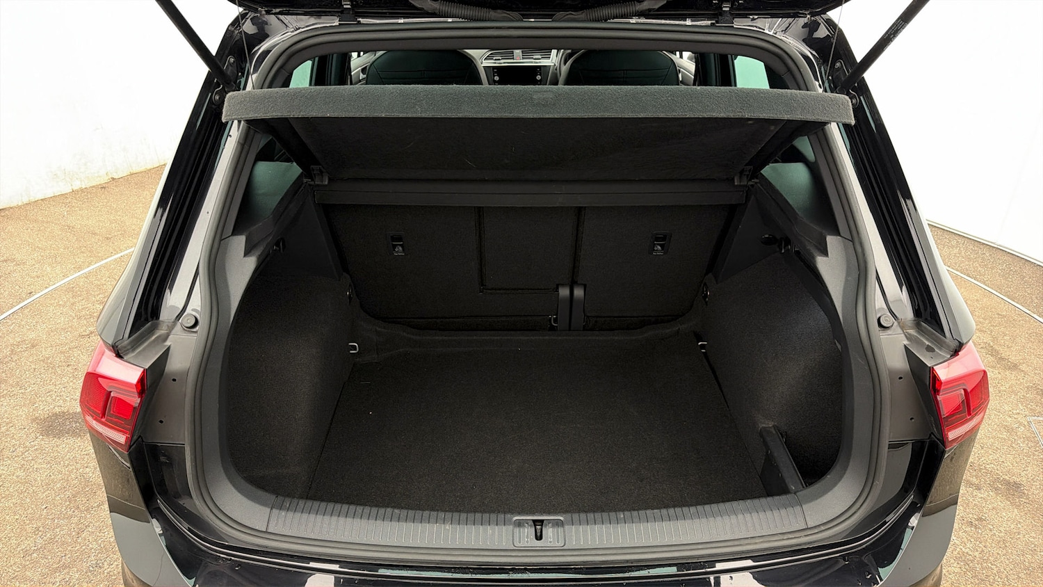 Used Volkswagen Tiguan 2023 for sale - 77966617: Photo 16