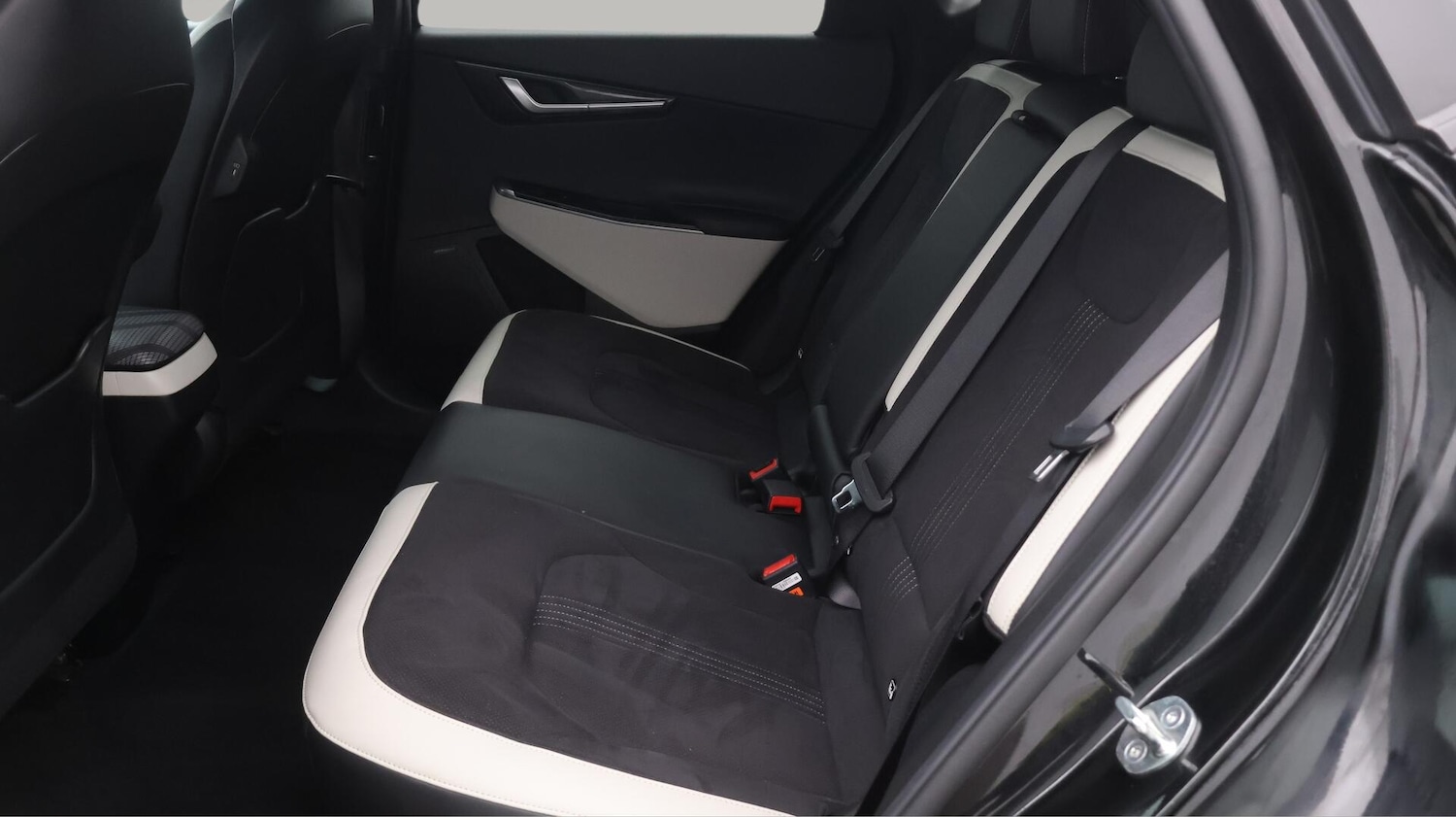 Used Kia EV6 2023 for sale - 76498824: Photo 17