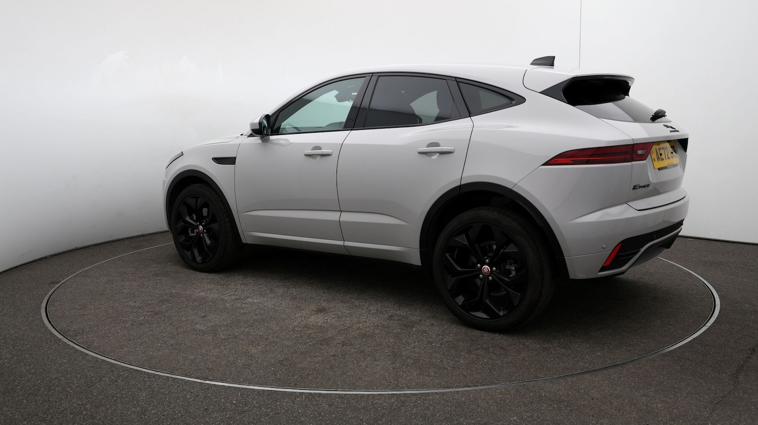 Used Jaguar E-Pace 2022 for sale - 77072126: Photo 2