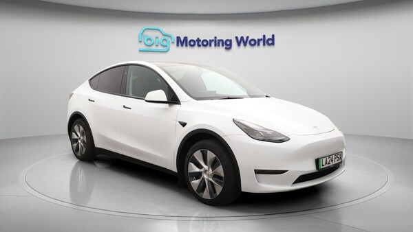 Used Tesla Model Y 2024 for sale - 76246853: Photo 2
