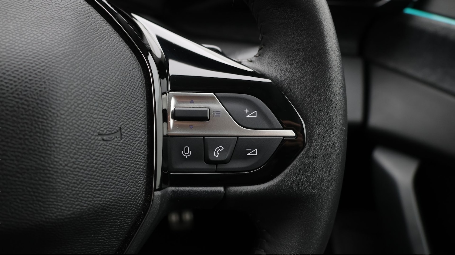 Used Peugeot 408 2023 for sale - 77432792: Photo 24