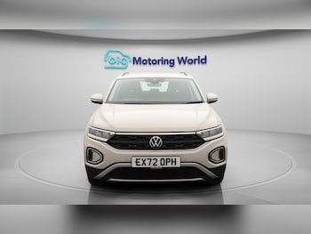 Used Volkswagen T-Roc 2022 for sale - 75809942: Photo