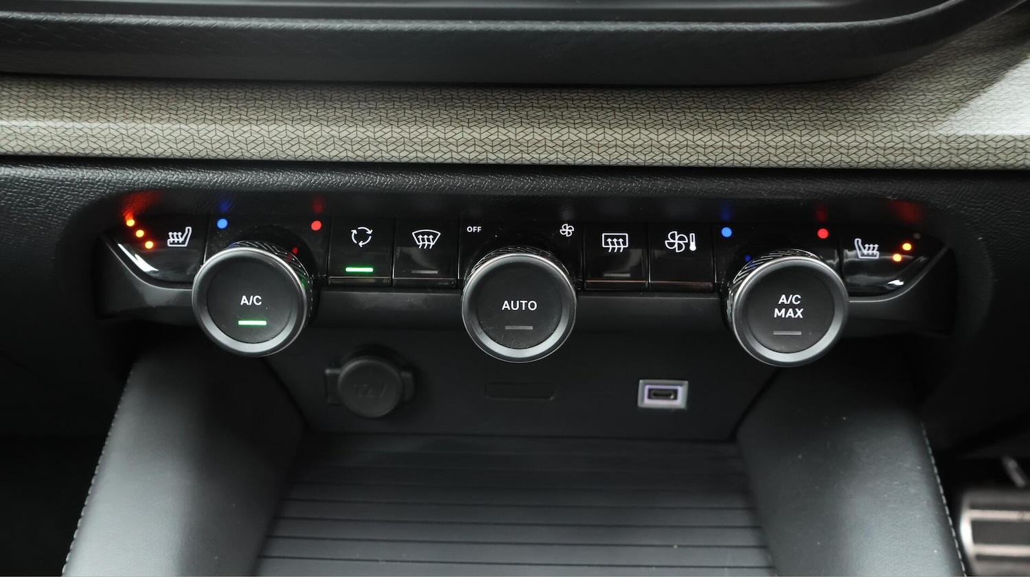 Used Citroen C5 X 2023 for sale - 76370695: Photo 13