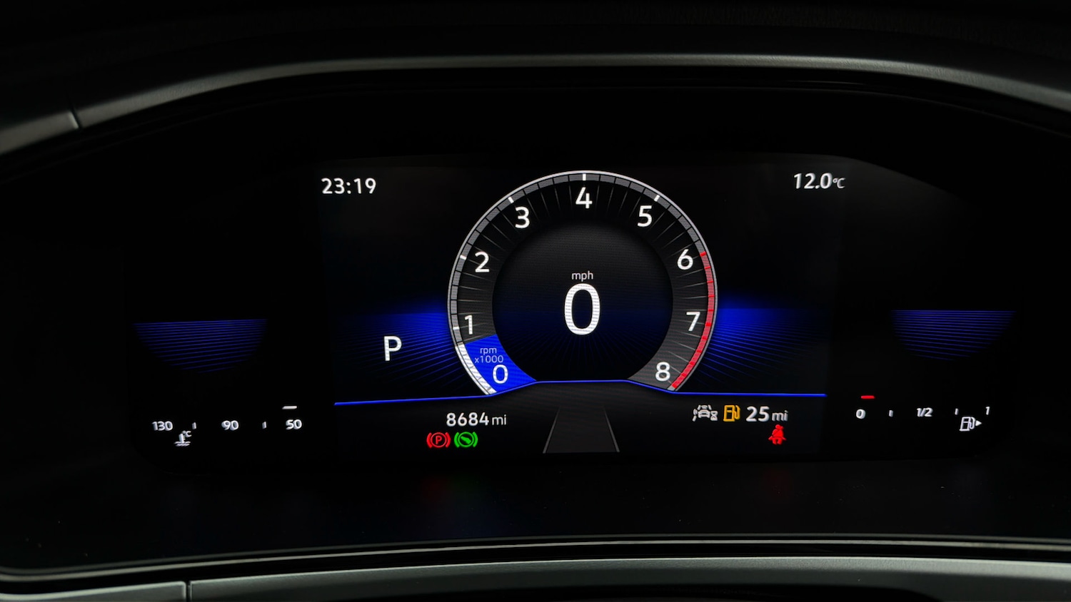 Used Volkswagen T-Roc 2023 for sale - 78064943: Photo 24