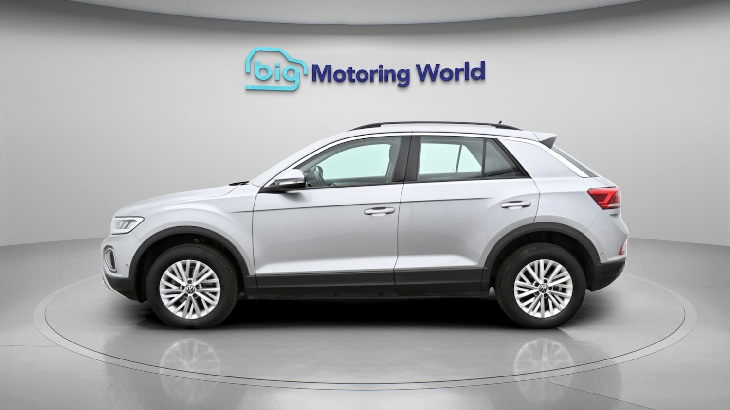 Used Volkswagen T-Roc 2023 for sale - 78064943: Photo 4