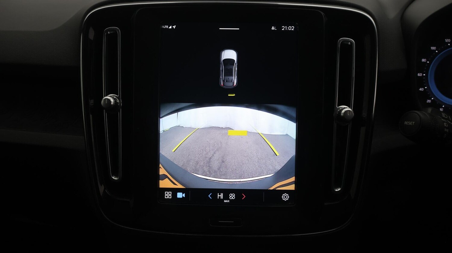 Used Volvo C40 2022 for sale - 76801663: Photo 28