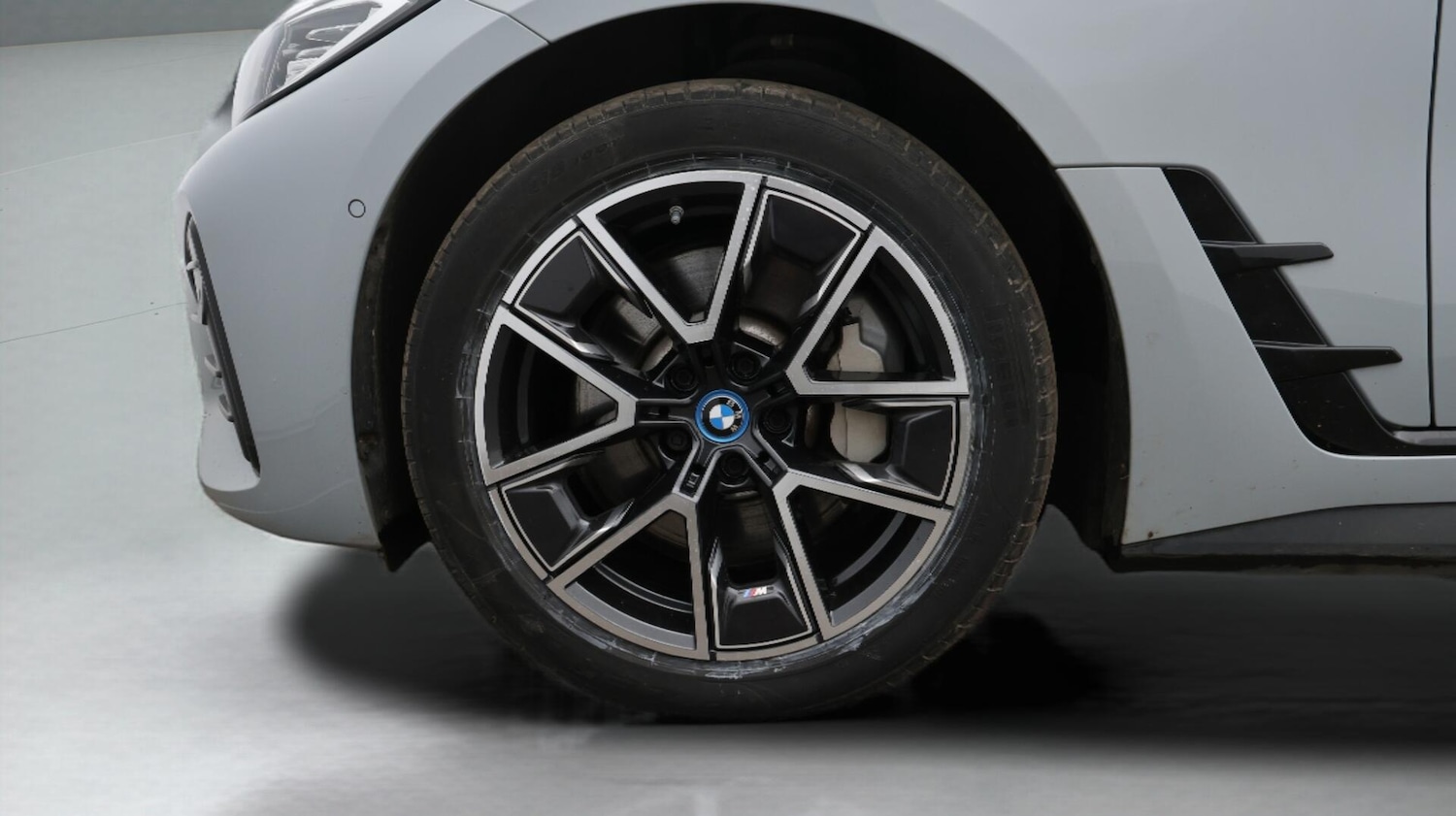 Used BMW i4 2023 for sale - 76431916: Photo 19