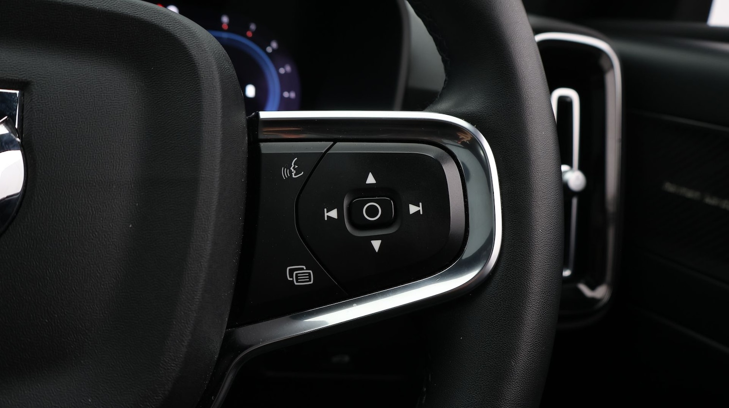 Used Volvo XC40 2022 for sale - 77541794: Photo 25