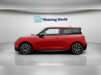 Used MINI Electric Cooper 2024 for sale - 79165367: Photo