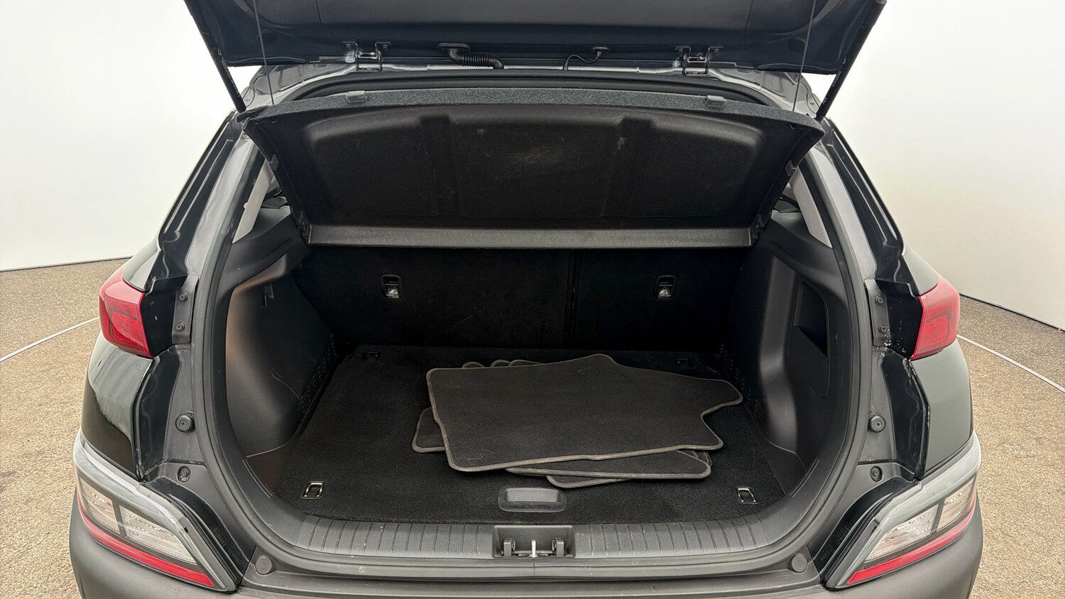 Used Hyundai KONA 2023 for sale - 77998180: Photo 16