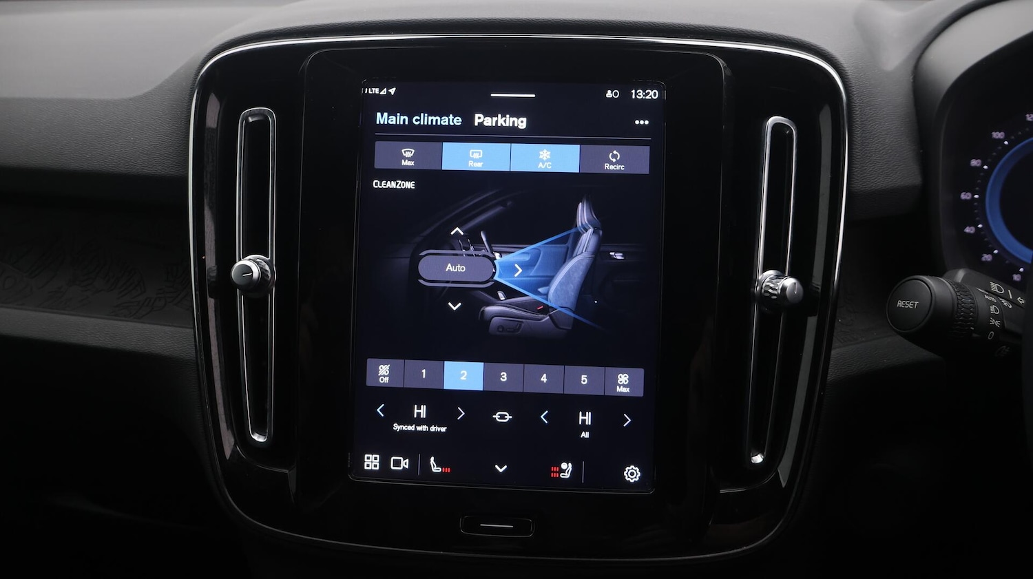 Used Volvo XC40 2023 for sale - 76388750: Photo 13