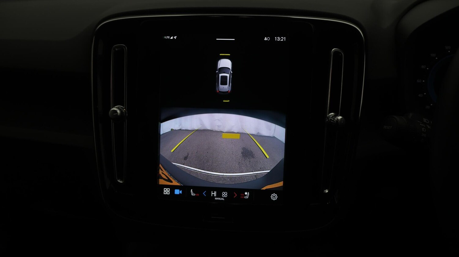 Used Volvo XC40 2023 for sale - 76388750: Photo 27