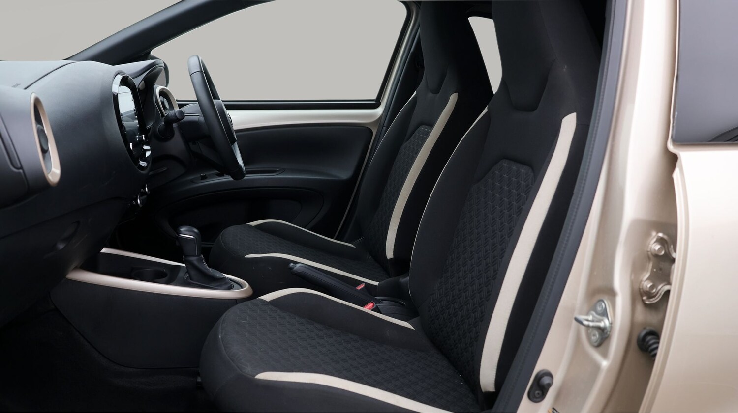 Used Toyota Aygo X for sale - 77337446: Photo 14