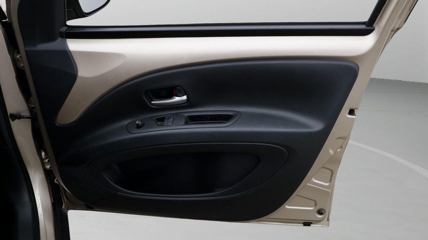 Used Toyota Aygo X for sale - 77337446: Photo 15