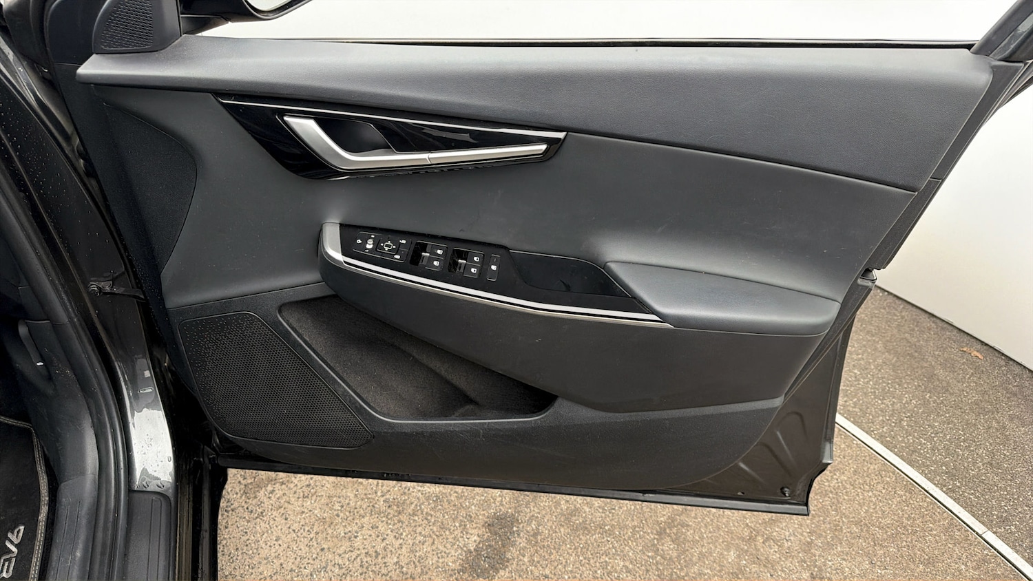 Used Kia EV6 2023 for sale - 77945608: Photo 14