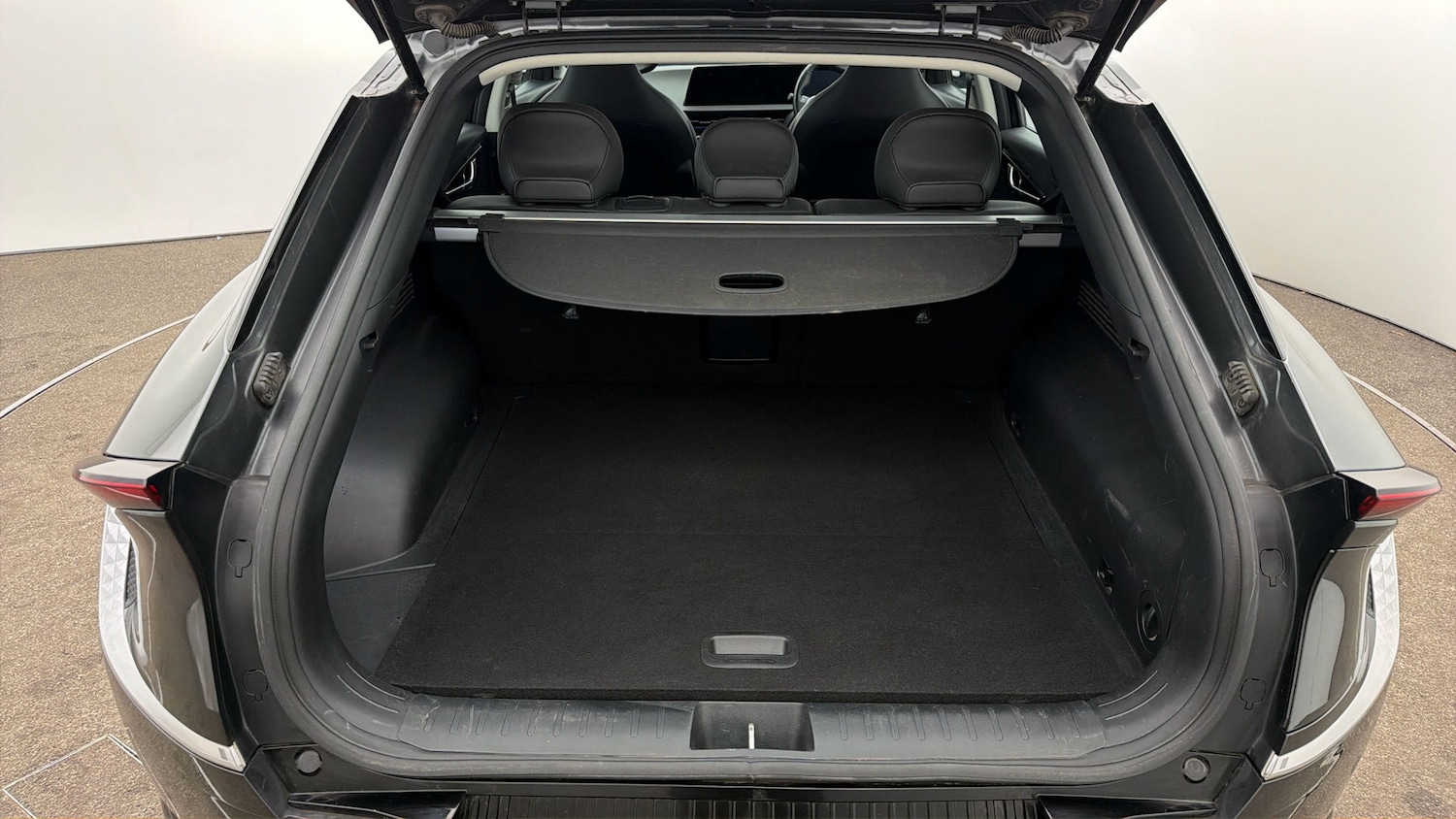 Used Kia EV6 2023 for sale - 77945608: Photo 16