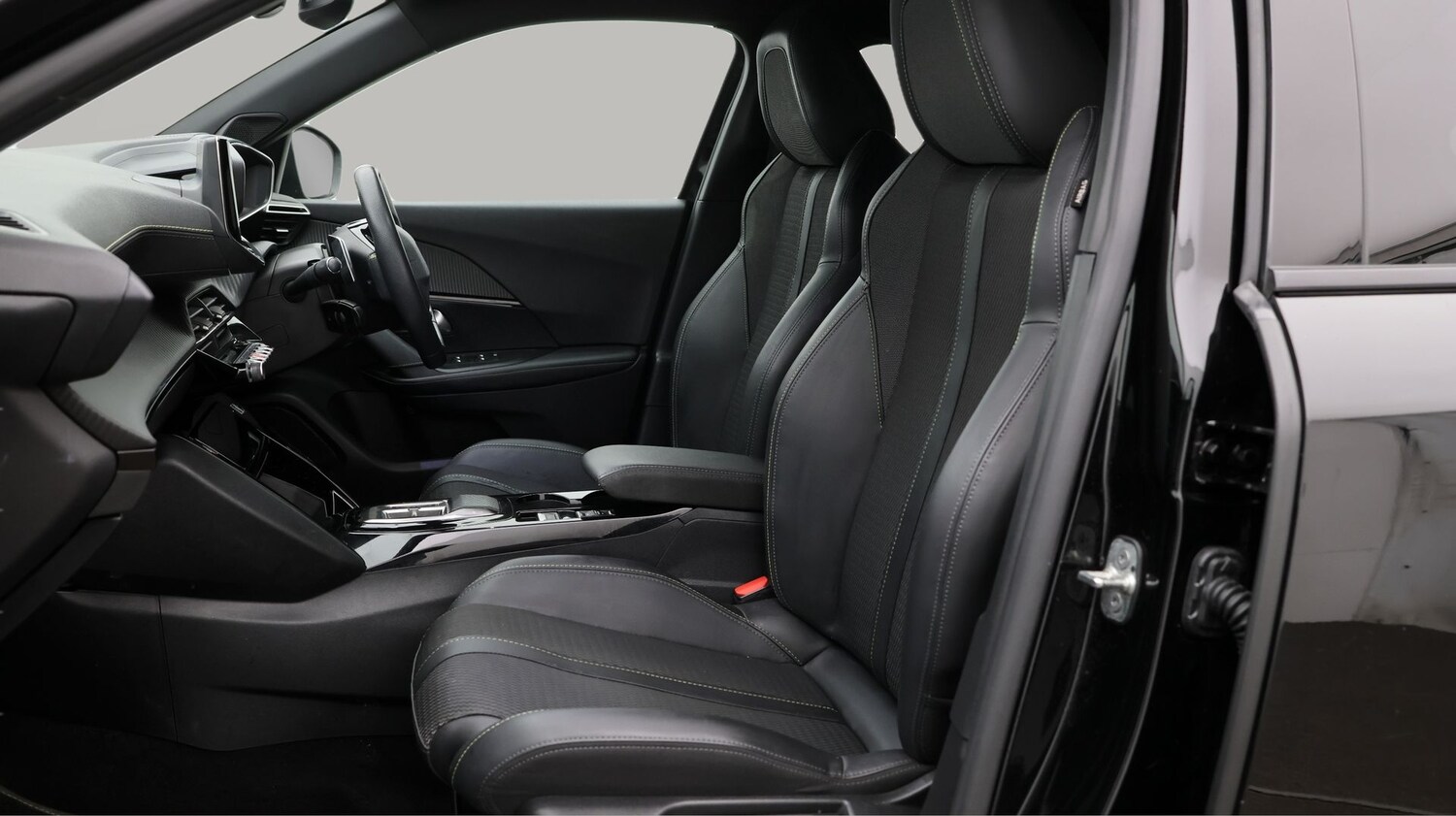 Used Peugeot 2008 for sale - 77581005: Photo 14