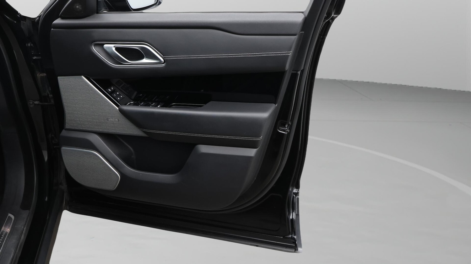 Used Land Rover Range Rover Velar 2019 for sale - 76632885: Photo 16