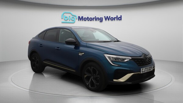 Used Renault Arkana 2023 for sale - 75552806: Photo 2