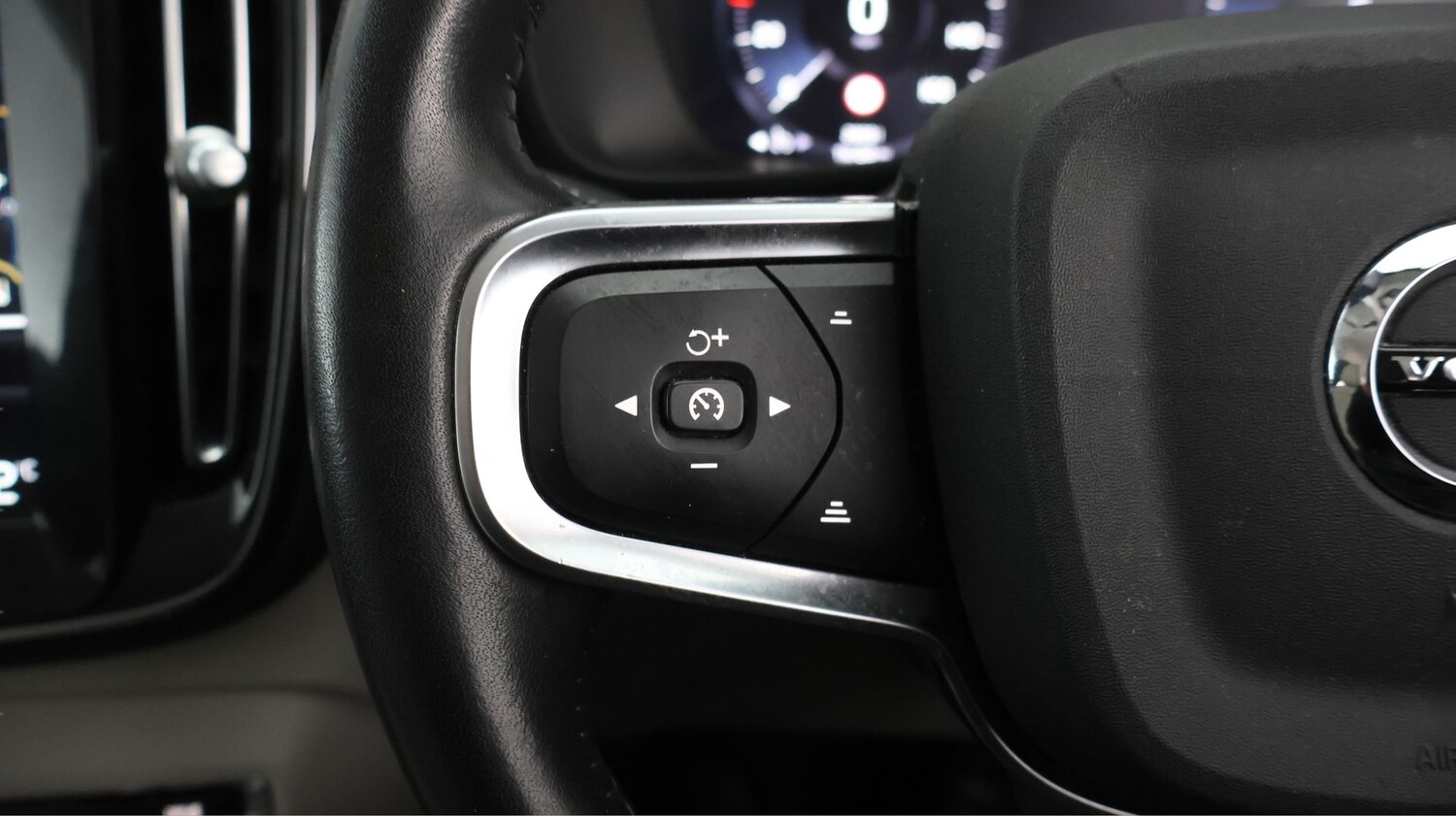 Used Volvo XC40 for sale - 77760386: Photo 21