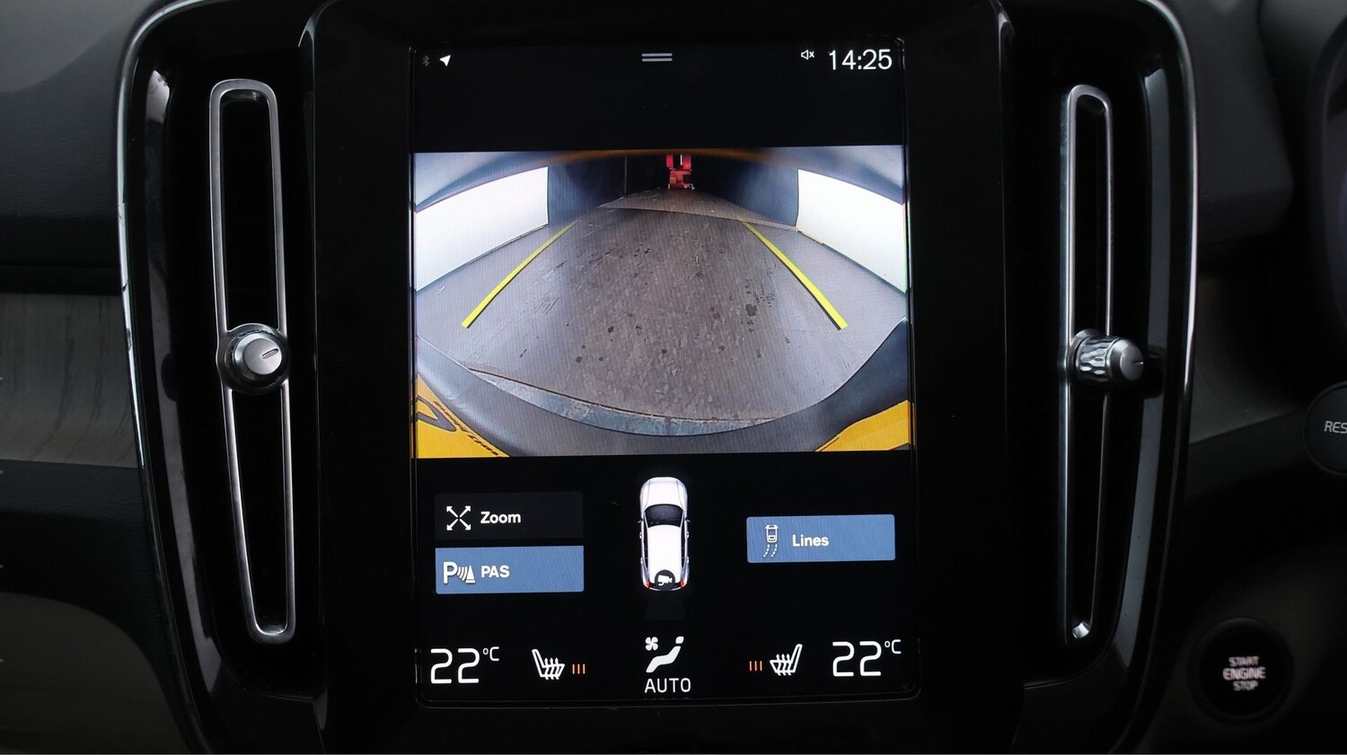 Used Volvo XC40 for sale - 77760386: Photo 23