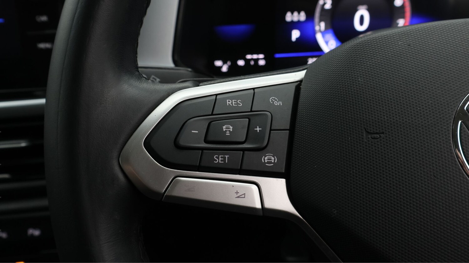 Used Volkswagen T-Roc 2023 for sale - 77459812: Photo 22