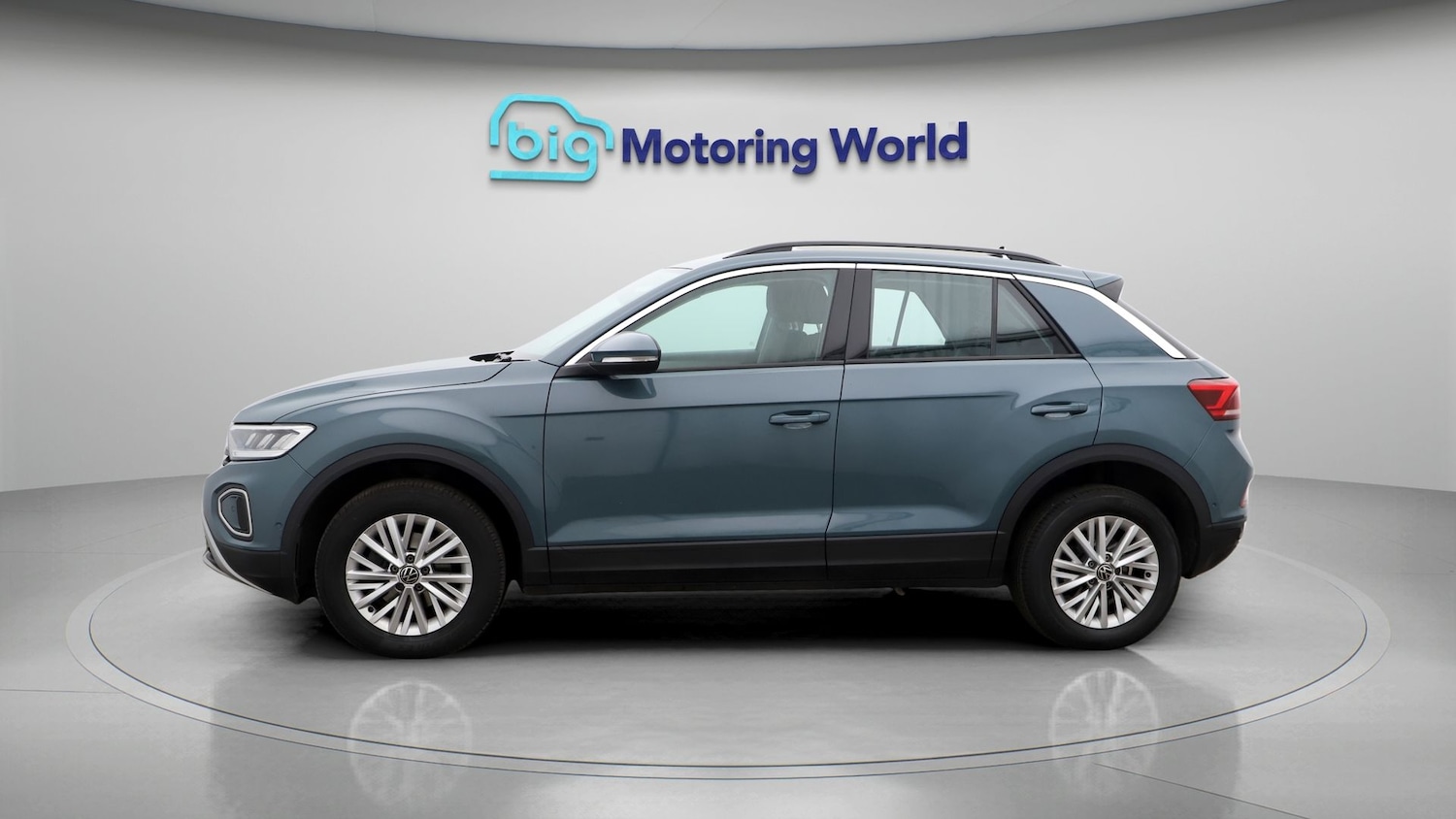 Used Volkswagen T-Roc 2023 for sale - 77459812: Photo 4