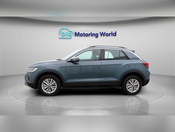 Used Volkswagen T-Roc 2023 for sale - 77459812: Photo