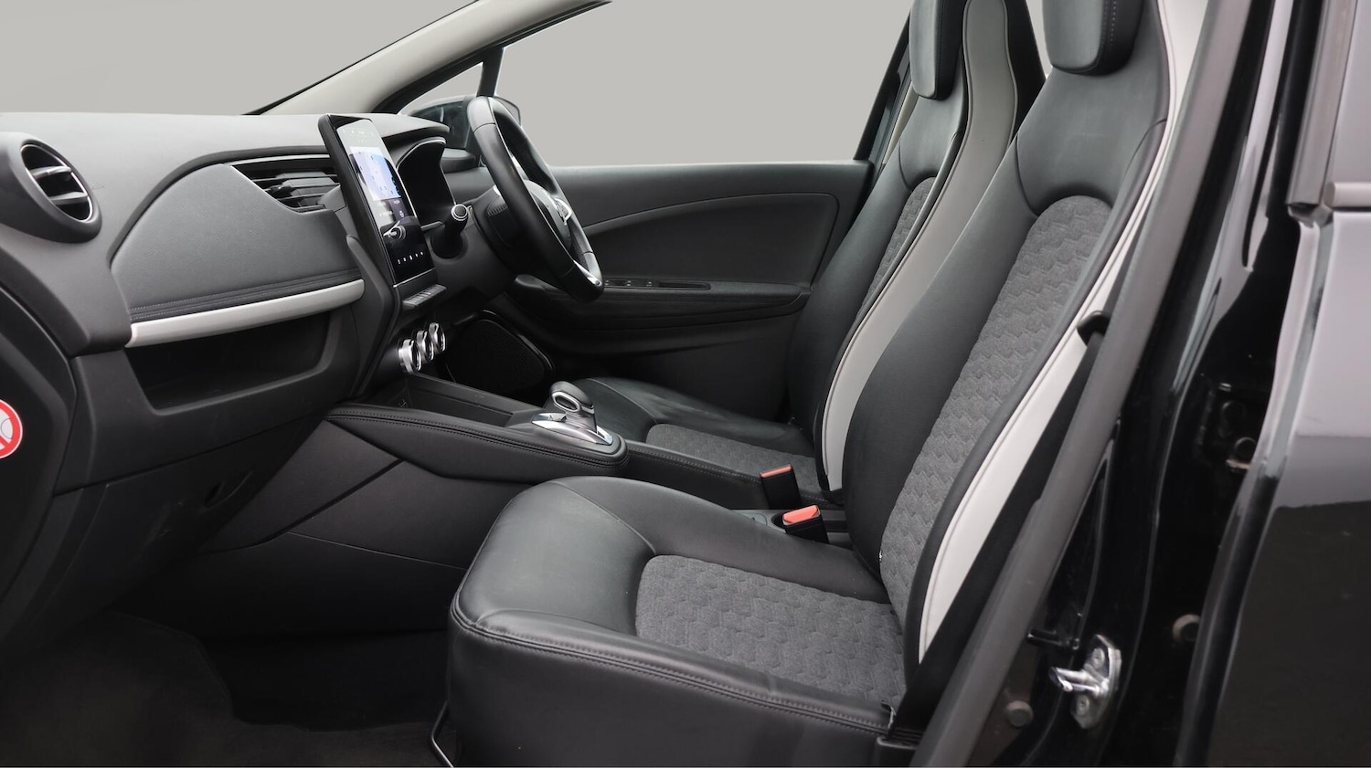 Used Renault Zoe 2021 for sale - 76689205: Photo 15