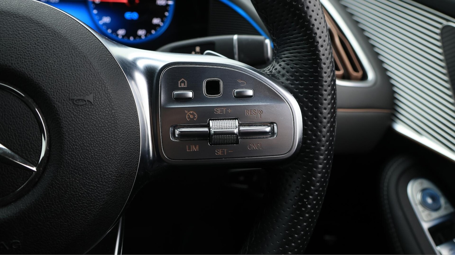Used Mercedes-Benz EQC 2021 for sale - 76138643: Photo 39