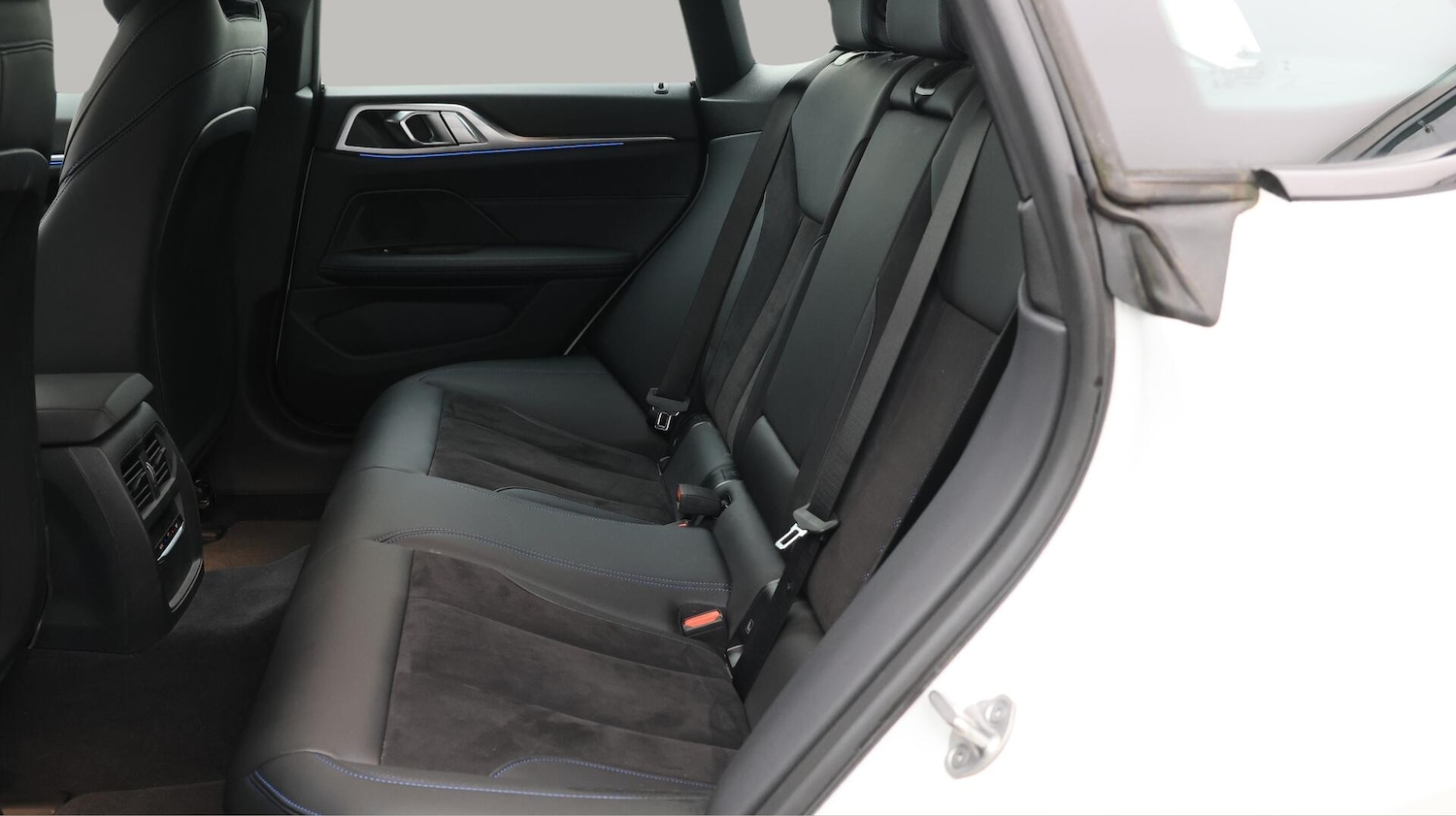 Used BMW i4 2022 for sale - 76370158: Photo 17