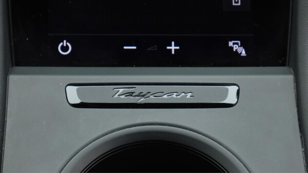 Used Porsche Taycan 2020 for sale - 76259415: Photo 25