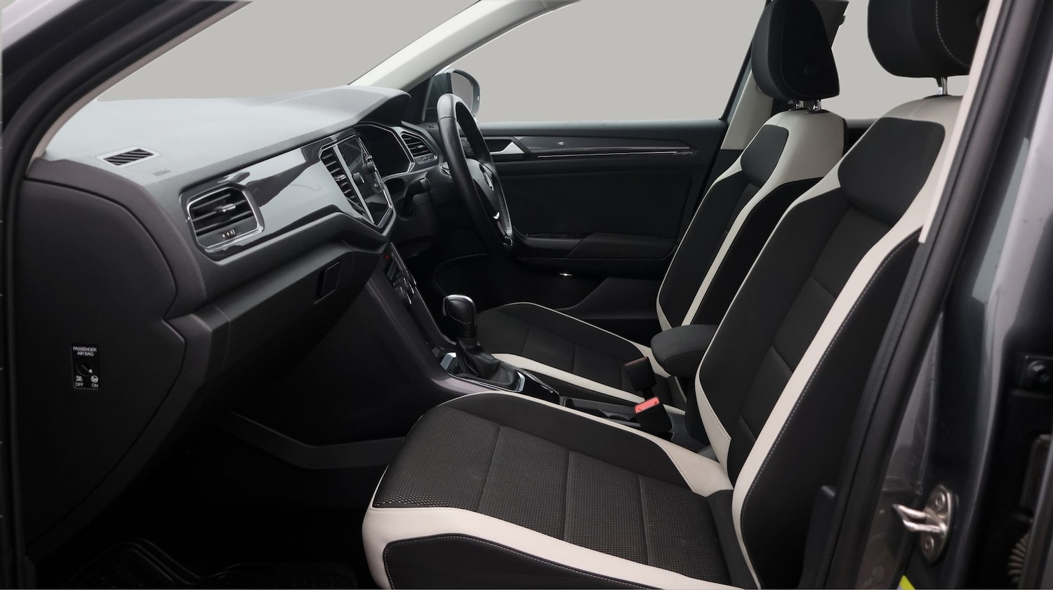 Used Volkswagen T-Roc 2021 for sale - 77236130: Photo 14