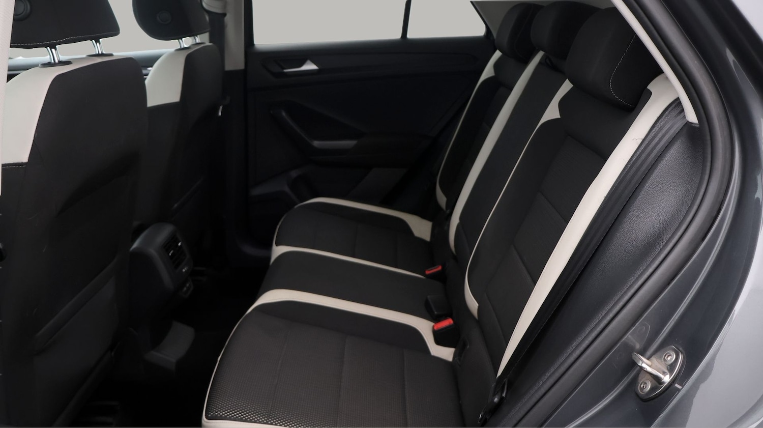 Used Volkswagen T-Roc 2021 for sale - 77236130: Photo 16