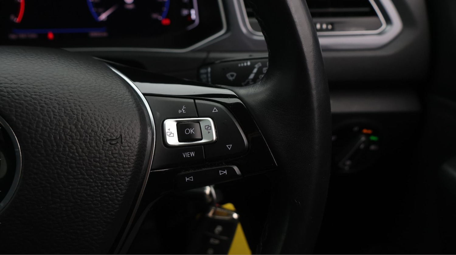 Used Volkswagen T-Roc 2021 for sale - 77236130: Photo 21