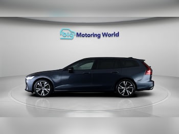 Used Volvo V60 2022 for sale - 77662021: Photo