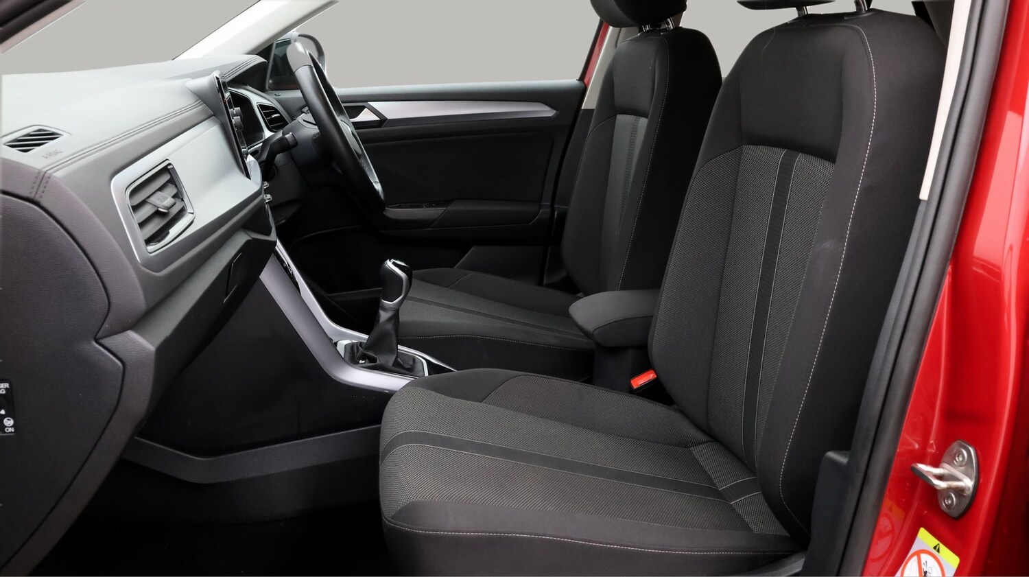 Used Volkswagen T-Roc 2024 for sale - 77490982: Photo 14