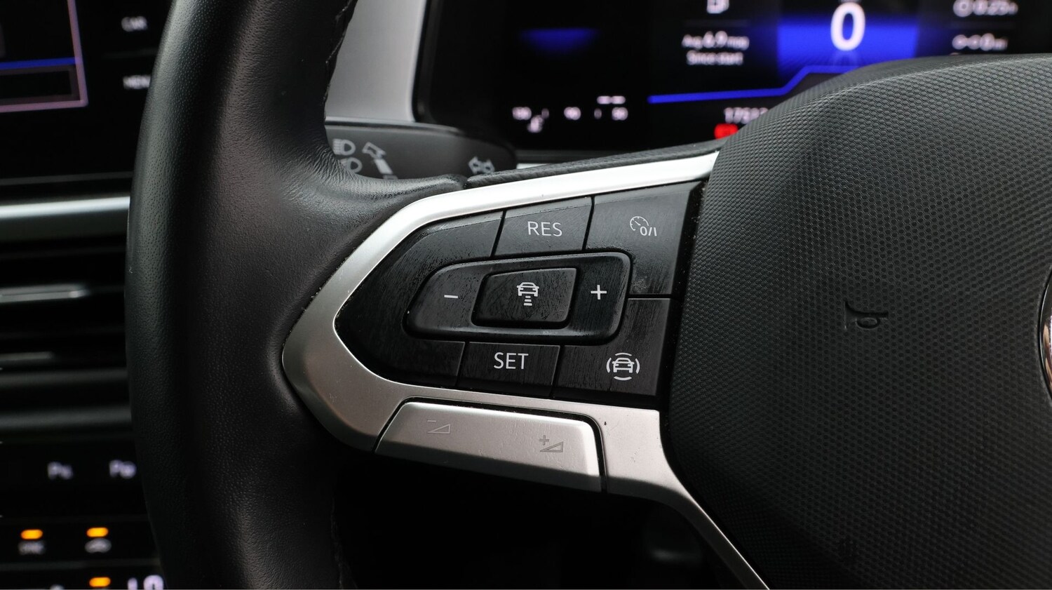 Used Volkswagen T-Roc 2024 for sale - 77490982: Photo 21