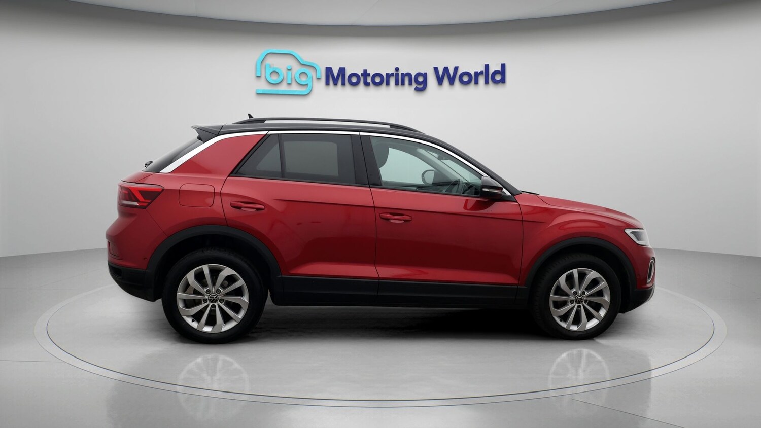 Used Volkswagen T-Roc 2024 for sale - 77490982: Photo 8