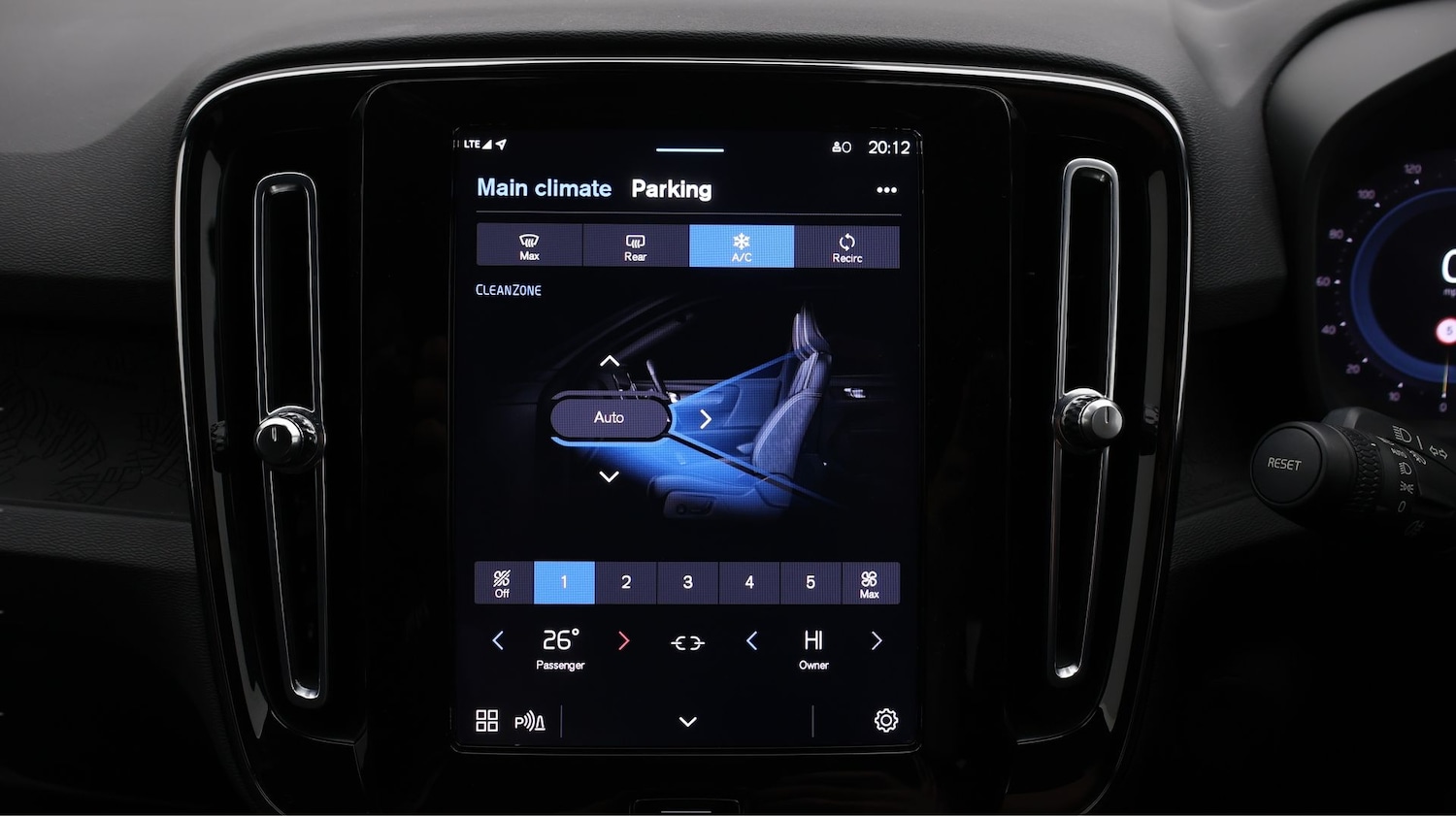 Used Volvo XC40 2023 for sale - 77775344: Photo 12